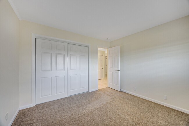 Building Photo - 9168 Eastside Rd