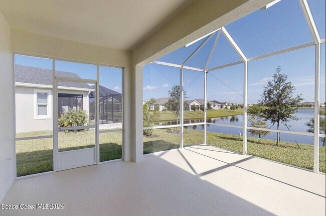 Building Photo - 2746 Spur Dr