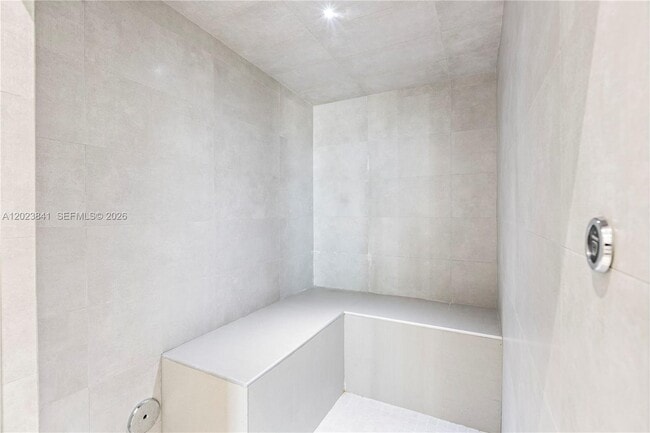Building Photo - 2457 Collins Ave