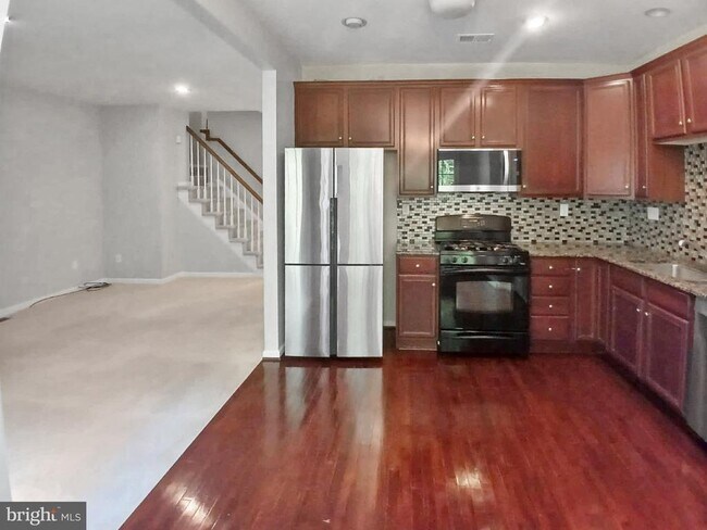 Building Photo - 9 Wedgewood Ct