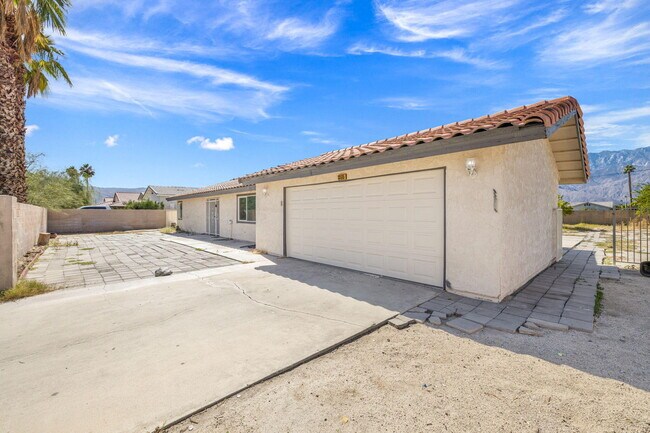 Building Photo - 33515 Wishing Well Trail