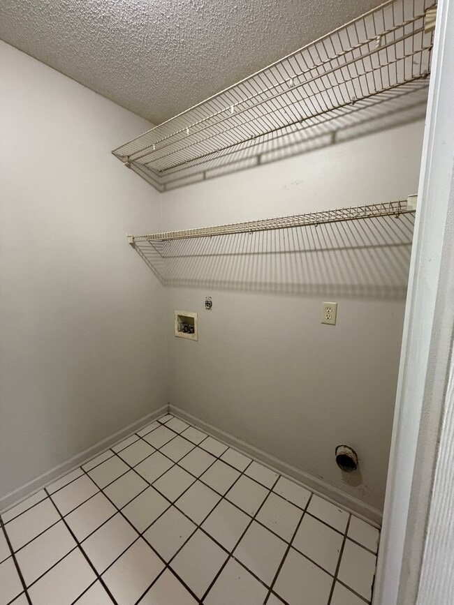 Building Photo - 46/48 Widgeon Way