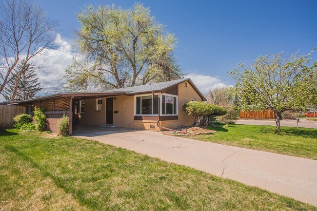 Building Photo - New Finishes in this Home on a Large Lot with Covered Parking and AIR CONDITIONING! MOVE IN READY!