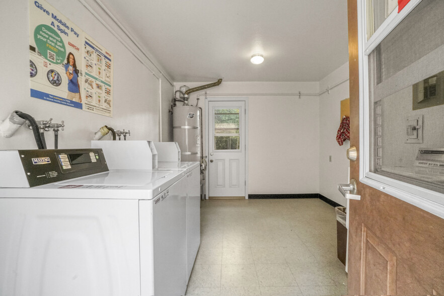 Laundry Room - 3974 Tarrytown Ln
