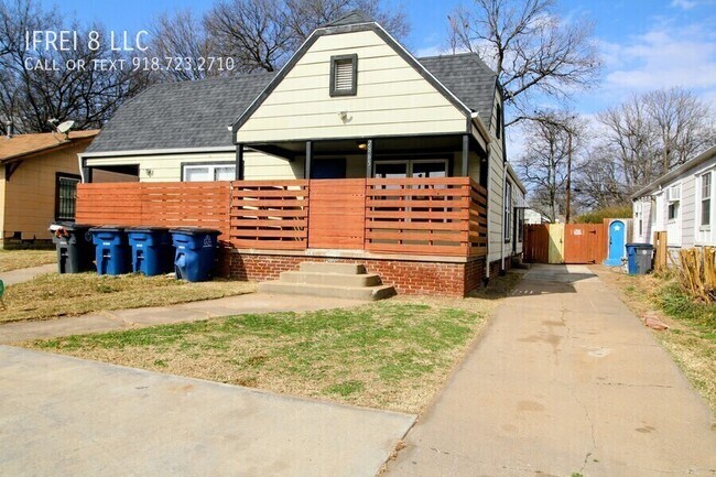 Building Photo - 2865 E Admiral Pl