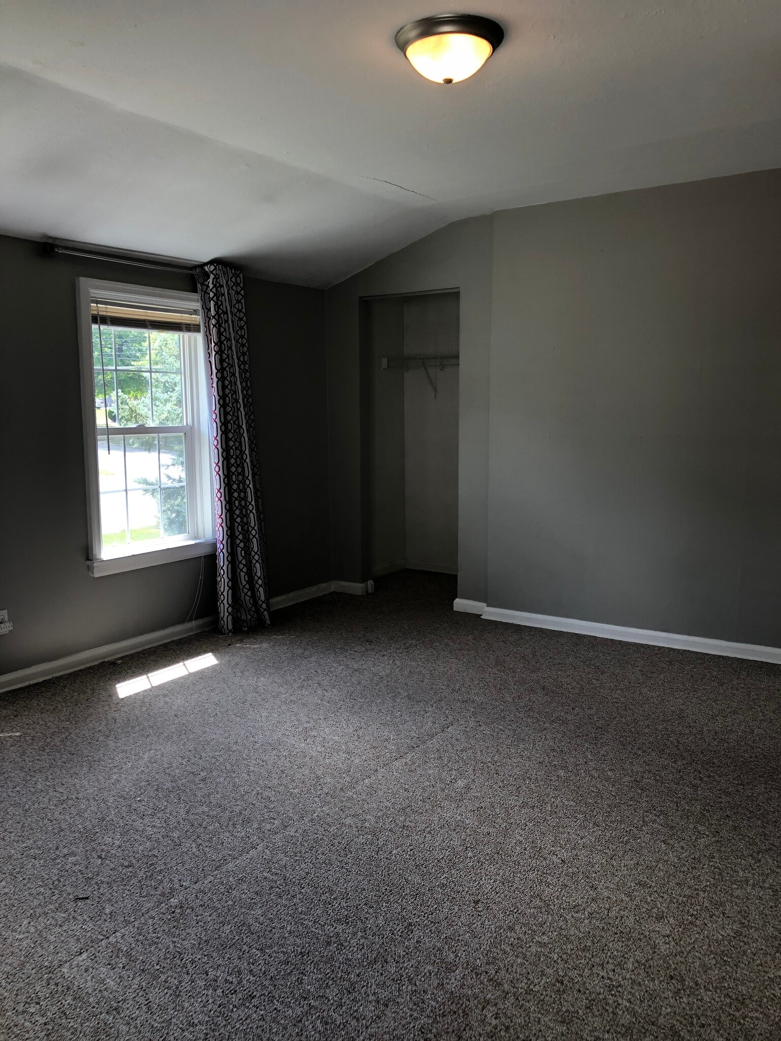 Building Photo - 1558 W 45th St