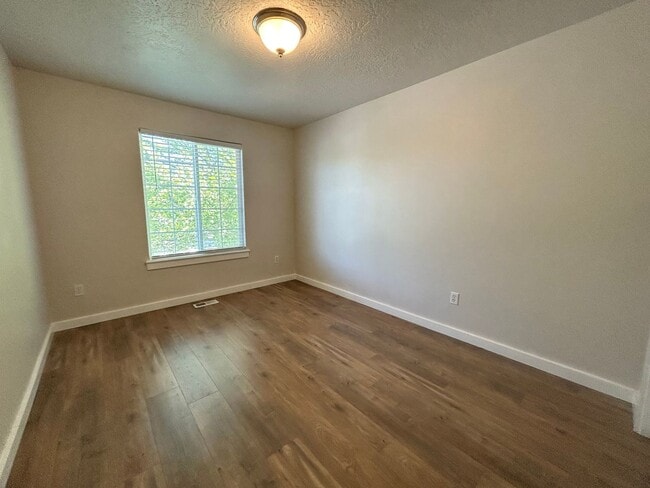 Building Photo - Beautiful4 Bedroom Home in Kuna