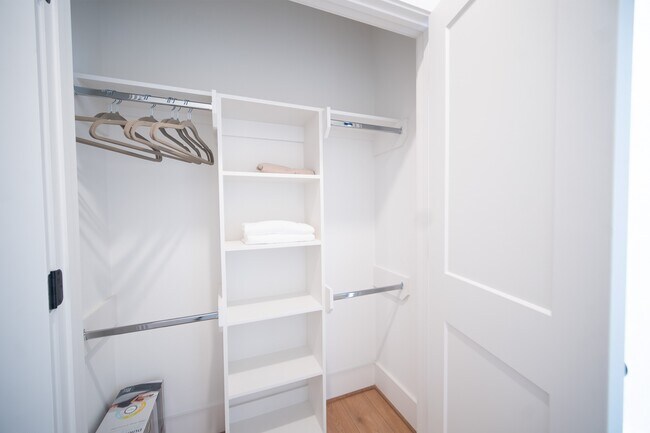 Building Photo - 7611 Victory Reserve St