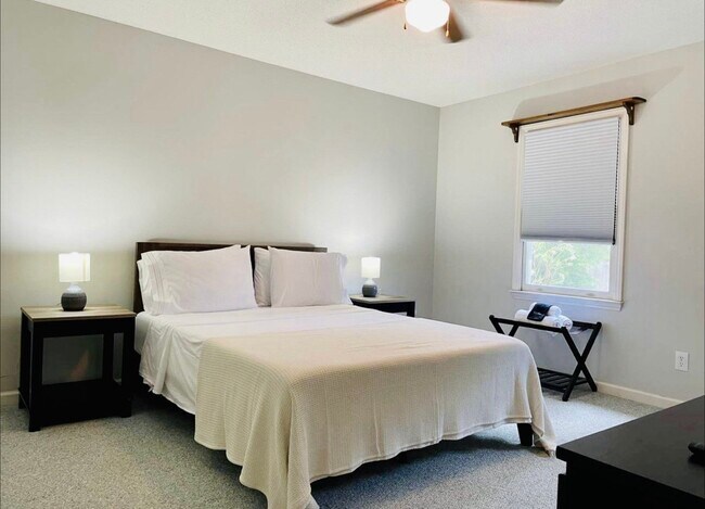 Building Photo - 115 2nd St