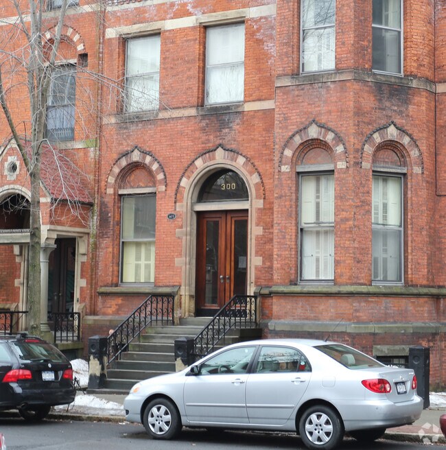 Building Photo - 300 State St