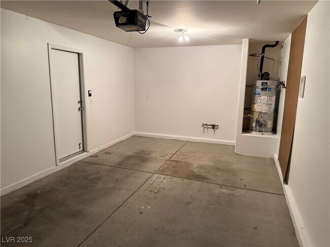 Building Photo - 10556 Gibbous Moon Dr