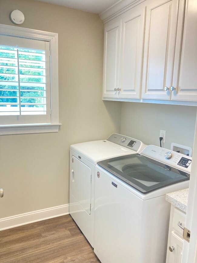 Building Photo - 3218 Marble Ct SW
