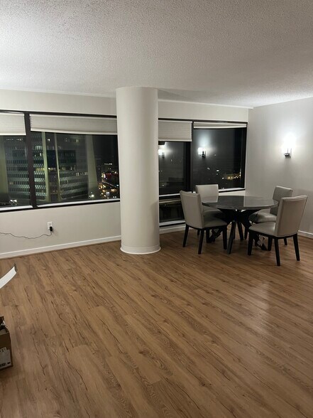 Building Photo - 127 Greyrock Pl