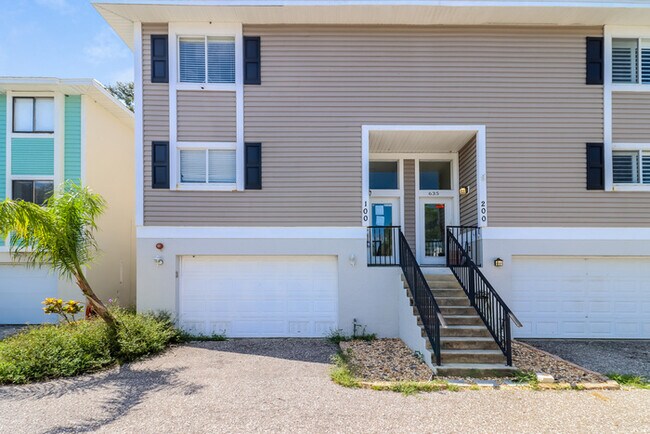 Building Photo - Tropical Dunedin Rental