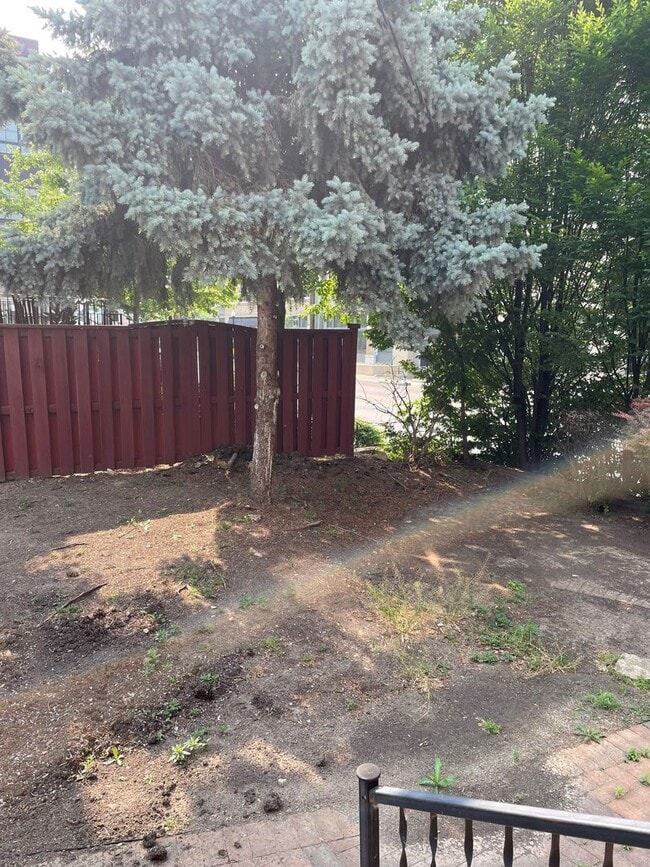 Building Photo - 1204 Indianola Ave