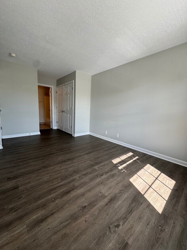 Building Photo - Woodfield