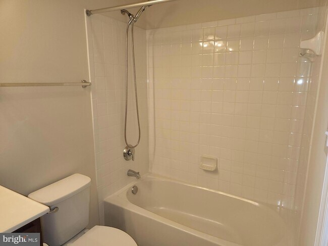 Building Photo - 23074 Foxglove Way