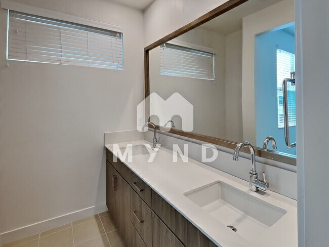 Building Photo - 1433 Pullman Way