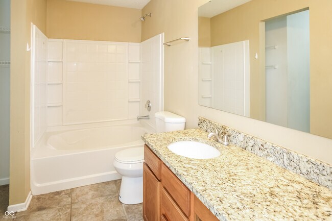 Building Photo - 735 Streamside Dr