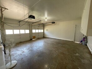 Building Photo - 7 Minutes to Barksdale AFB