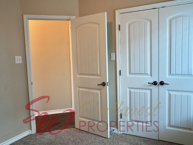 Building Photo - Charming 3 bed, 2 bath rental home with office!