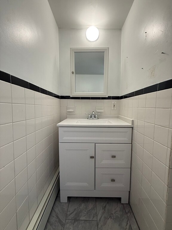 Building Photo - 11 Newton St