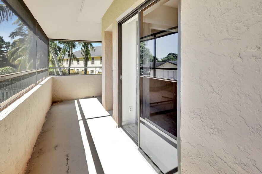Building Photo - 12621 Westhampton Cir