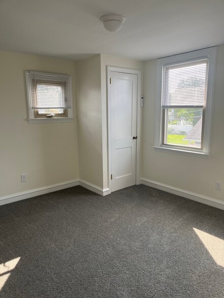 Building Photo - 803 Burke Ave