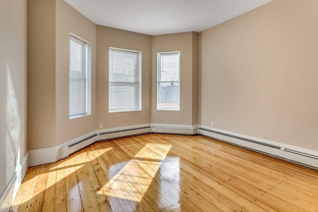 Building Photo - 8 Shetland St