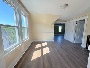 Building Photo - 119 Campbell Ave