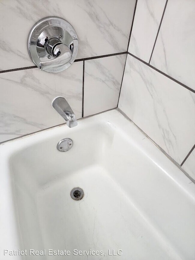 Building Photo - 3 br, 1.5 bath House - 830 Muskegon Drive