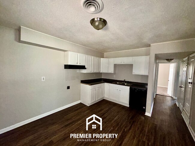 Building Photo - 3BR/2BA Memphis Rental with Hardwood Floors & Open Kitchen Layout