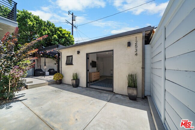 Building Photo - 12534 Gilmore Ave