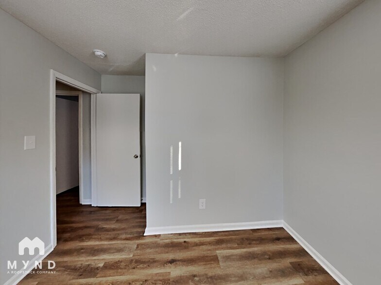 Building Photo - 211 Buckskin Dr