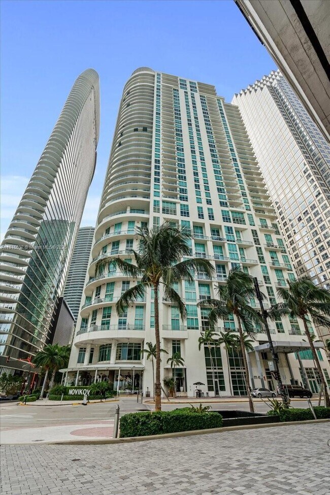 Building Photo - 300 S Biscayne Blvd