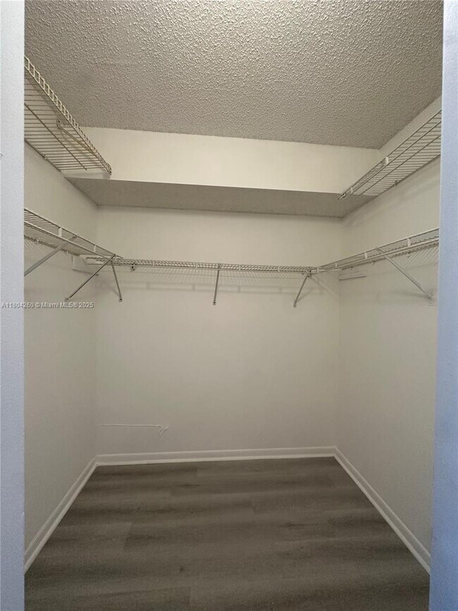Building Photo - 1300 SW 124th Terrace