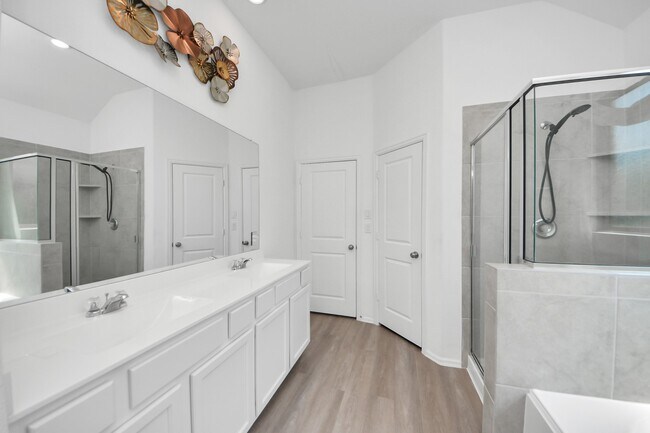 Building Photo - 24063 Hawthorn Lks Dr