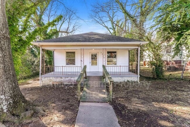 Building Photo - 2230 Greenway Ave NW