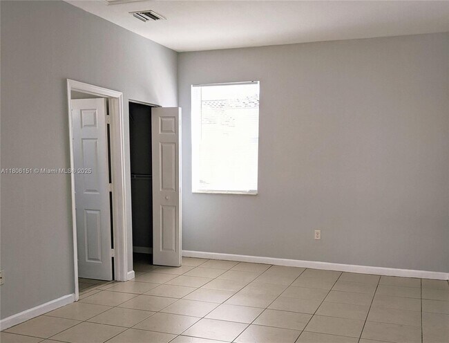Building Photo - 9372 SW 171st Ct