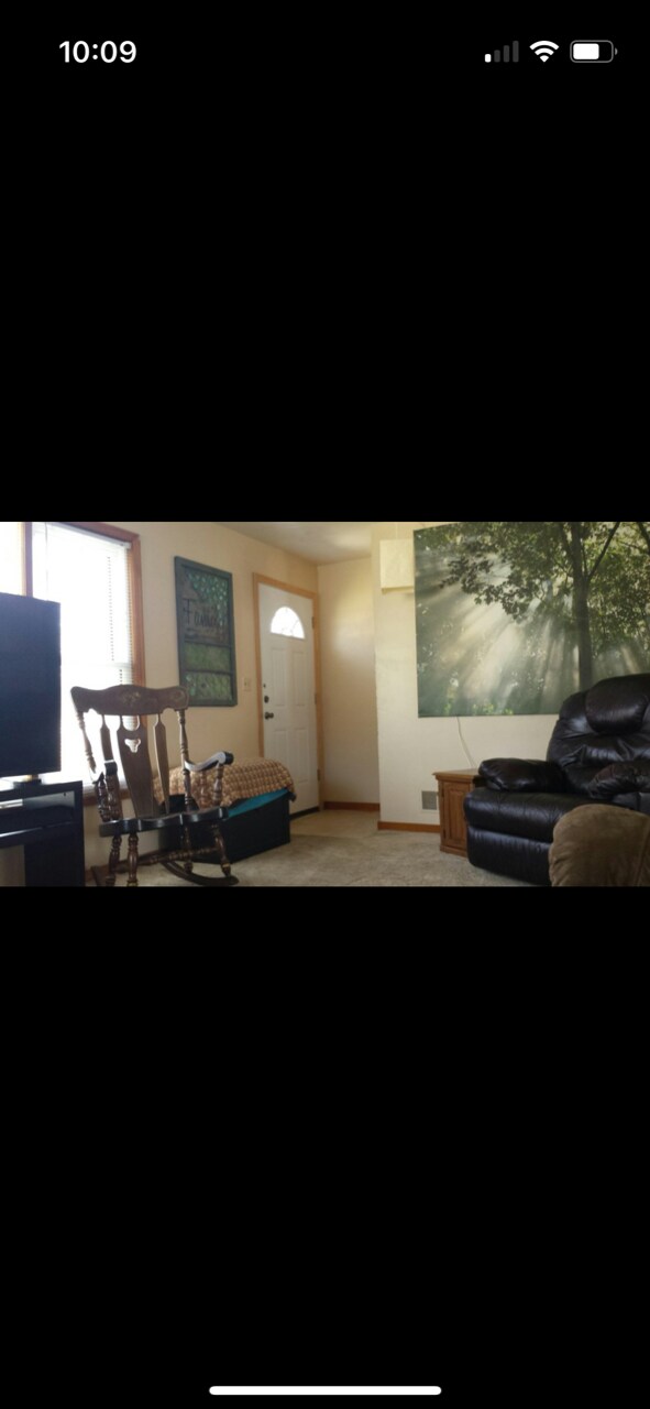 Building Photo - 856 Redwood Dr