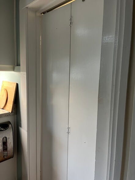 Bi-fold doors on Bedrooms - 49 Grove St