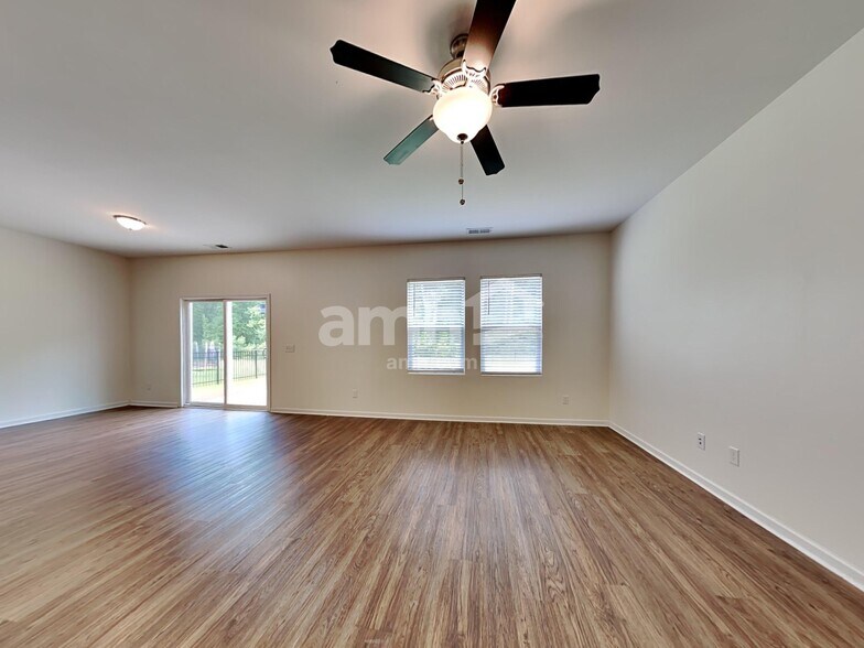 Building Photo - 118 Orion Way