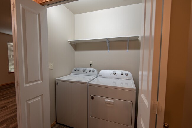 Building Photo - 107 Evergreen Dr
