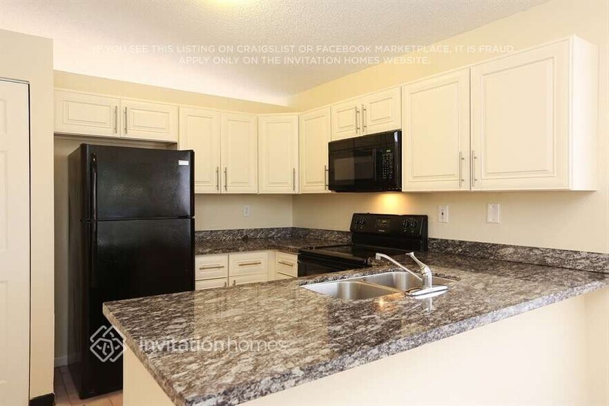 Building Photo - 6572 NW 197th Ln