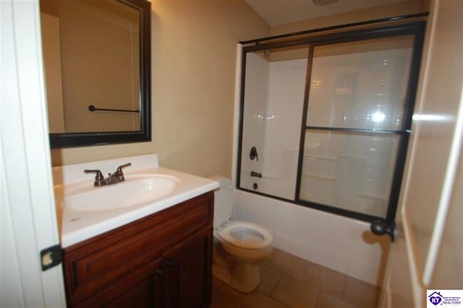 Building Photo - 101 Vineland Pkwy Dr