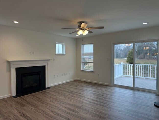 Building Photo - 67 Long Bnd Dr