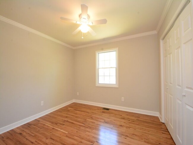 bedroom-2 - 833 United Ave SE