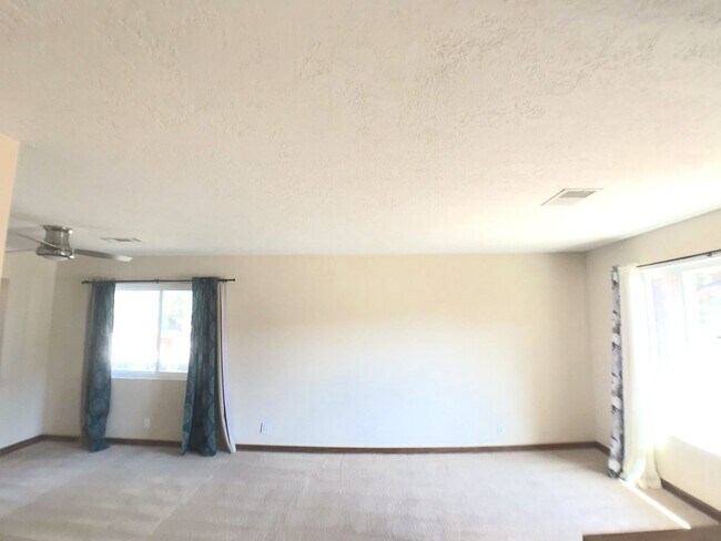 Building Photo - Spacious 4-Bedroom Home in the Desirable Candlelight Park Neighborhood – NE Heights!