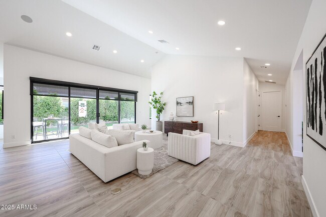 Building Photo - 6329 N 10th Dr