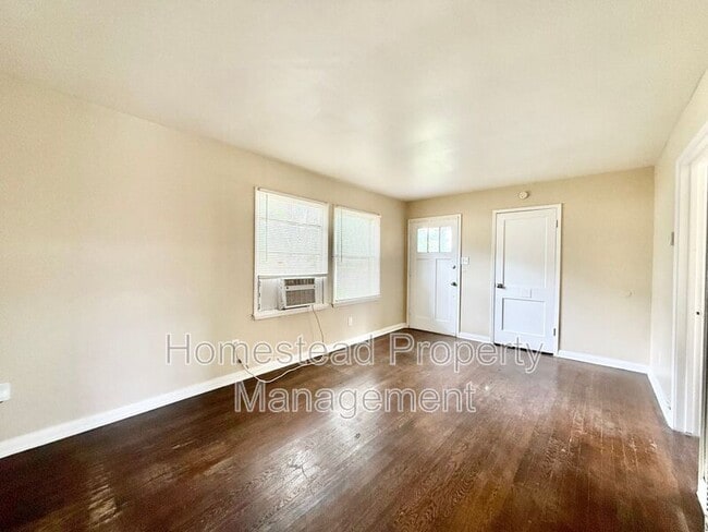 Building Photo - 819 N Key Blvd